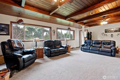 9431 Pipeline Road E, Puyallup, WA 98371 - Photo 5