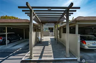 6648 Park Point Way NE, Seattle, WA 98115 - Photo 7