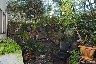 6648 Park Point Way NE #D-111, Seattle, WA 98115 - Photo 25