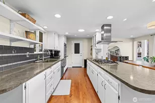 7704 45th St Ct W, University Place, WA 98466 - Photo 13