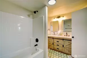 8739 F and S Grade Rd, Sedro Woolley, WA 98284 - Photo 9