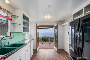 12249 Shorewood Dr SW, Burien, WA 98146 - Photo 17