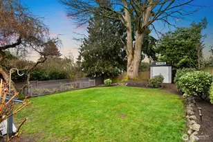 2568 28th Ave W, Seattle, WA 98199 - Photo 33