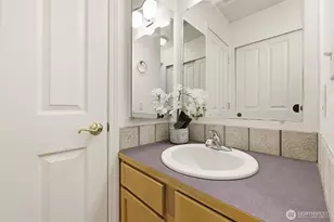 1227 NE 135th St, Seattle, WA 98125 - Photo 13