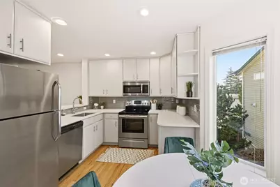 1227 NE 135th St, Seattle, WA 98125 - Photo 9