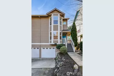 1227 NE 135th St, Seattle, WA 98125 - Photo 3