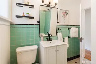 9716 Dayton Ave N, Seattle, WA 98103 - Photo 11