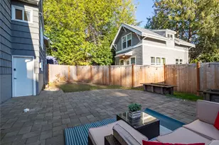 9716 Dayton Ave N, Seattle, WA 98103 - Photo 27