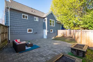 9716 Dayton Ave N, Seattle, WA 98103 - Photo 25