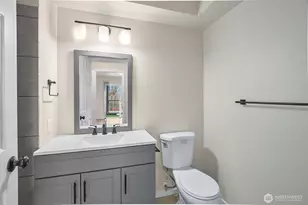 10240 Bridgeport Way SW, Lakewood, WA 98499 - Photo 19