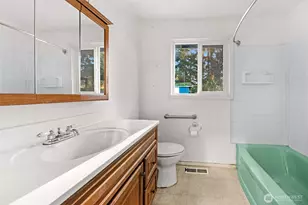 1909 N 192nd St, Shoreline, WA 98133 - Photo 17