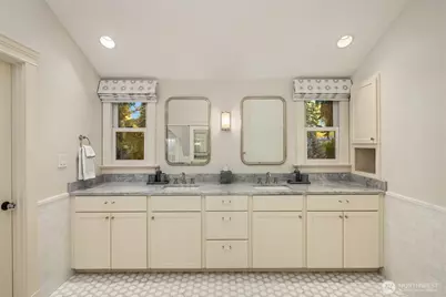 2042 77th Avenue NE, Medina, WA 98039 - Photo 23