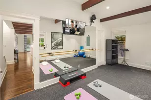 2042 77th Ave NE, Medina, WA 98039 - Photo 19