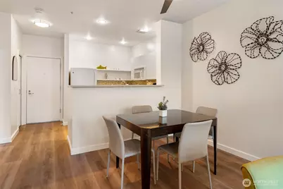 2415 2nd Avenue #432, Seattle, WA 98121 - Photo 11