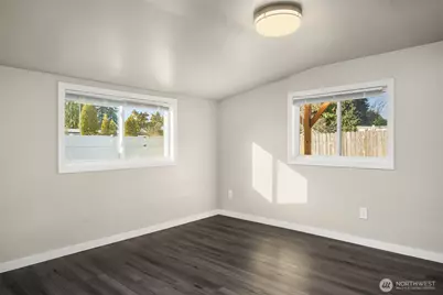 803 Dayton Avenue NE, Renton, WA 98056 - Photo 7