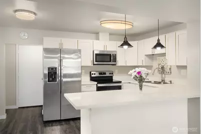 803 Dayton Avenue NE, Renton, WA 98056 - Photo 5