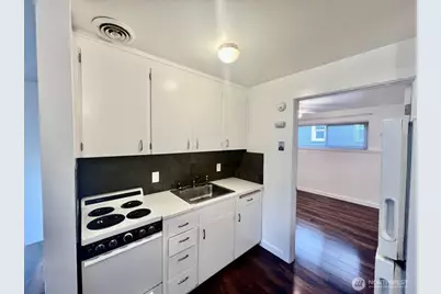 4200 Fremont Avenue N, Seattle, WA 98103 - Photo 11