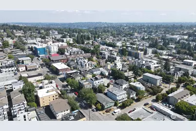 4200 Fremont Avenue N, Seattle, WA 98103 - Photo 17