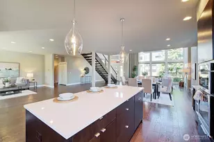 10010 Densmore Ave N, Seattle, WA 98133 - Photo 11