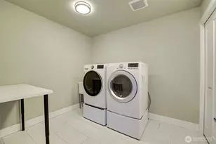 10010 Densmore Ave N, Seattle, WA 98133 - Photo 19