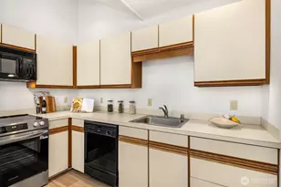 57 Etruria St, Seattle, WA 98109 - Photo 13