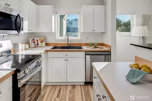 2101 N 55th St, Seattle, WA 98103 - Photo 17