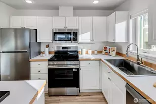 2101 N 55th St, Seattle, WA 98103 - Photo 15