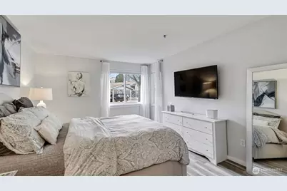 250 NW Dogwood Street #E-102, Issaquah, WA 98027 - Photo 7