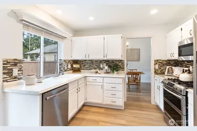 8925 179th Street E, Puyallup, WA 98375 - Photo 11