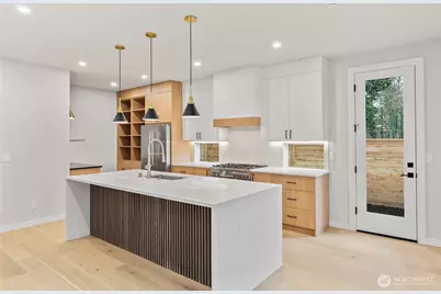 9012 124th Lane NE, Kirkland, WA 98033 - Photo 3