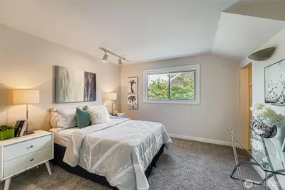 1924 Franklin Avenue E, Seattle, WA 98102 - Photo 17