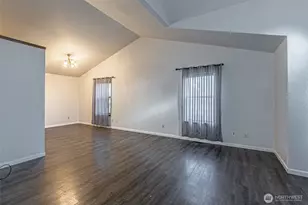 6135 36th St SE, Auburn, WA 98092 - Photo 5