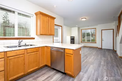 1100 E Illinois Street, Bellingham, WA 98226 - Photo 9