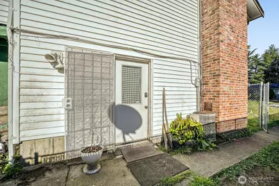 1401 Lake Youngs Way SE, Renton, WA 98058 - Photo 27