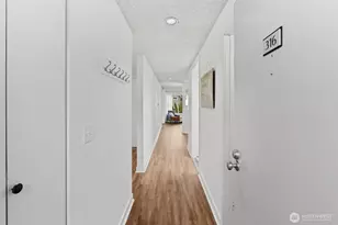 2509 NE 4th St, Renton, WA 98056 - Photo 3