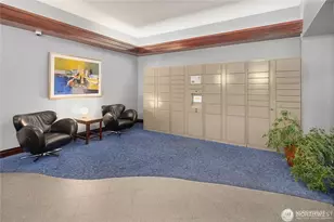 2100 3rd Ave, Seattle, WA 98121 - Photo 31