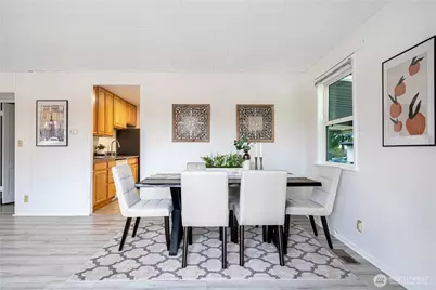 2807 NE 16th Street, Renton, WA 98056 - Photo 3