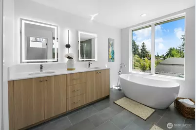 8831 Wallingford Avenue N, Seattle, WA 98103 - Photo 19