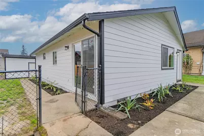 1658 S 44th Street, Tacoma, WA 98418 - Photo 3