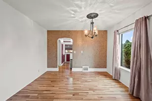 211 S 46th St, Tacoma, WA 98418 - Photo 11