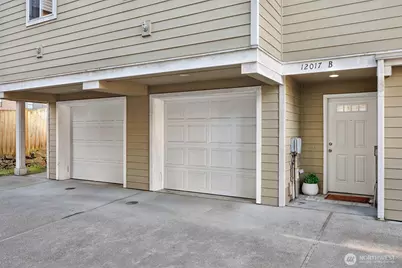 12017 32nd Avenue NE #B, Seattle, WA 98125 - Photo 23