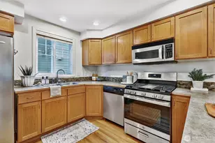 12017 32nd Ave NE, Seattle, WA 98125 - Photo 11