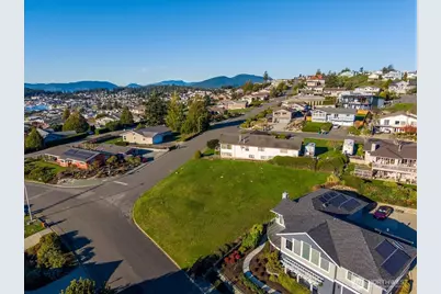 4708 Bryce Drive, Anacortes, WA 98221 - Photo 9