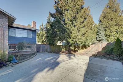 13902 Beverly Park Road, Lynnwood, WA 98087 - Photo 3
