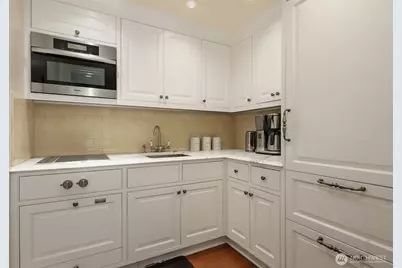 2001 Broadmoor Drive E, Seattle, WA 98112 - Photo 31