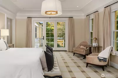 2001 Broadmoor Drive E, Seattle, WA 98112 - Photo 19