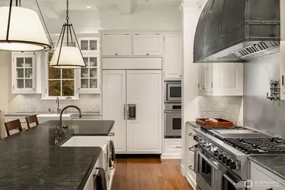 2001 Broadmoor Drive E, Seattle, WA 98112 - Photo 13