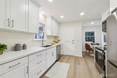 5607 5th Avenue NE, Seattle, WA 98105 - Photo 9