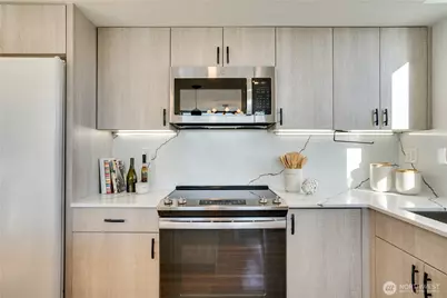 2621 2nd Avenue #706, Seattle, WA 98121 - Photo 13