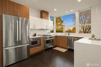 928 34th Avenue, Seattle, WA 98122 - Photo 3